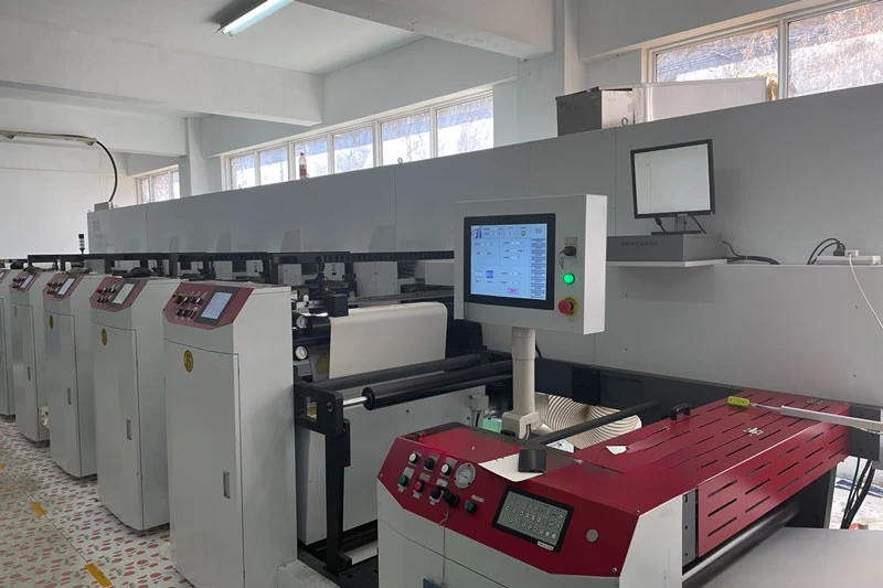 Équipements automatisés de transformation du papier en production